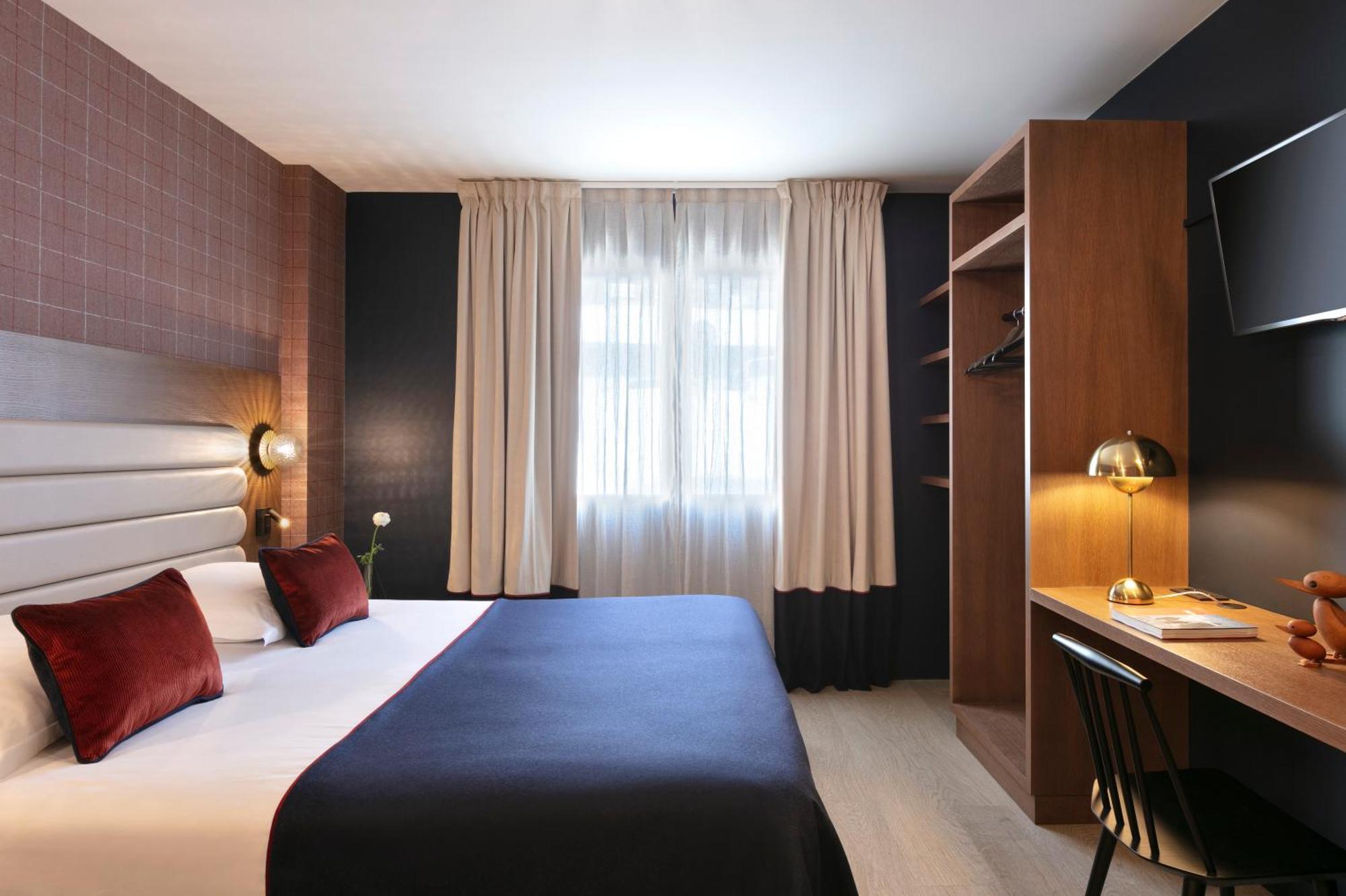 Double or Twin Room Without View